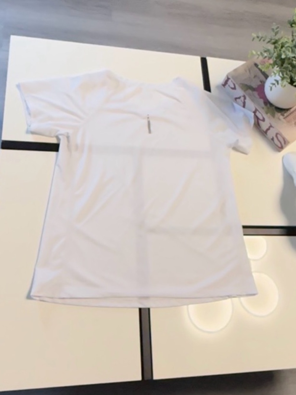 Punto Blanco Women’s Performance V-Neck Activewear Tee – Size S – White